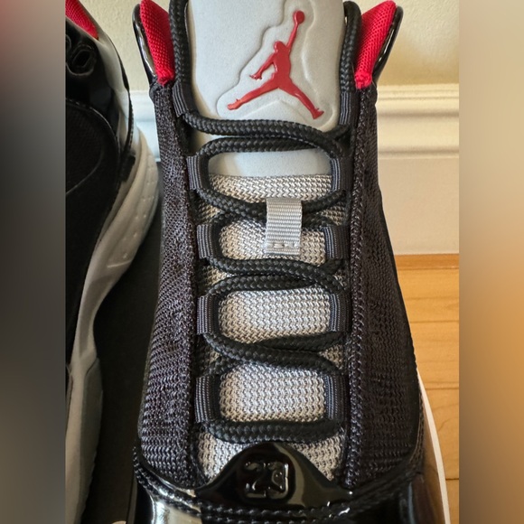 New Jordan Max Aura 2 (GS) ‘Black/Gym Red-White- Wolf Grey’ Basketball Sneakers - Picture 7 of 12